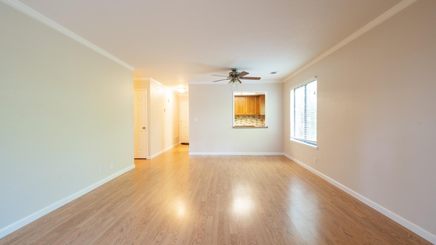 1555 Hecker Pass Road, Unit E202 Gilroy, CA 95020 - Photo 5 of 15 Gallery Image 5