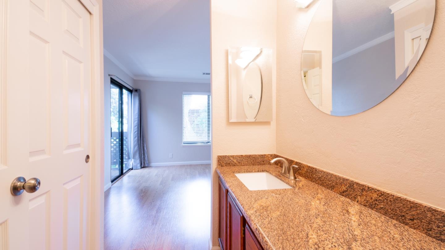 1555 Hecker Pass Road, Unit E202 Gilroy, CA 95020 - Photo 9 of 15 Gallery Image 9