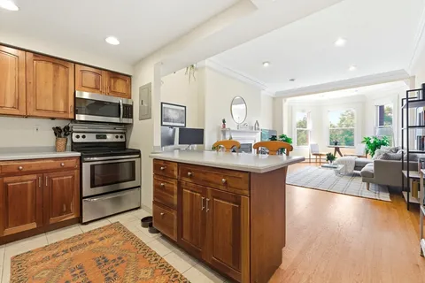 $1,049,000 | 320 Commonwealth Avenue, Unit 41, Boston, MA 02115