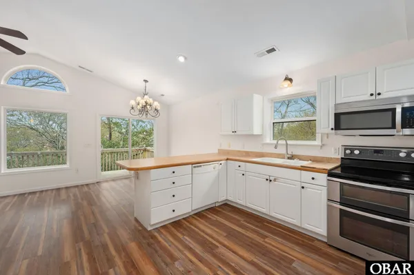 $469,000 | 106 William Tryon Court, Kill Devil Hills, NC 27948