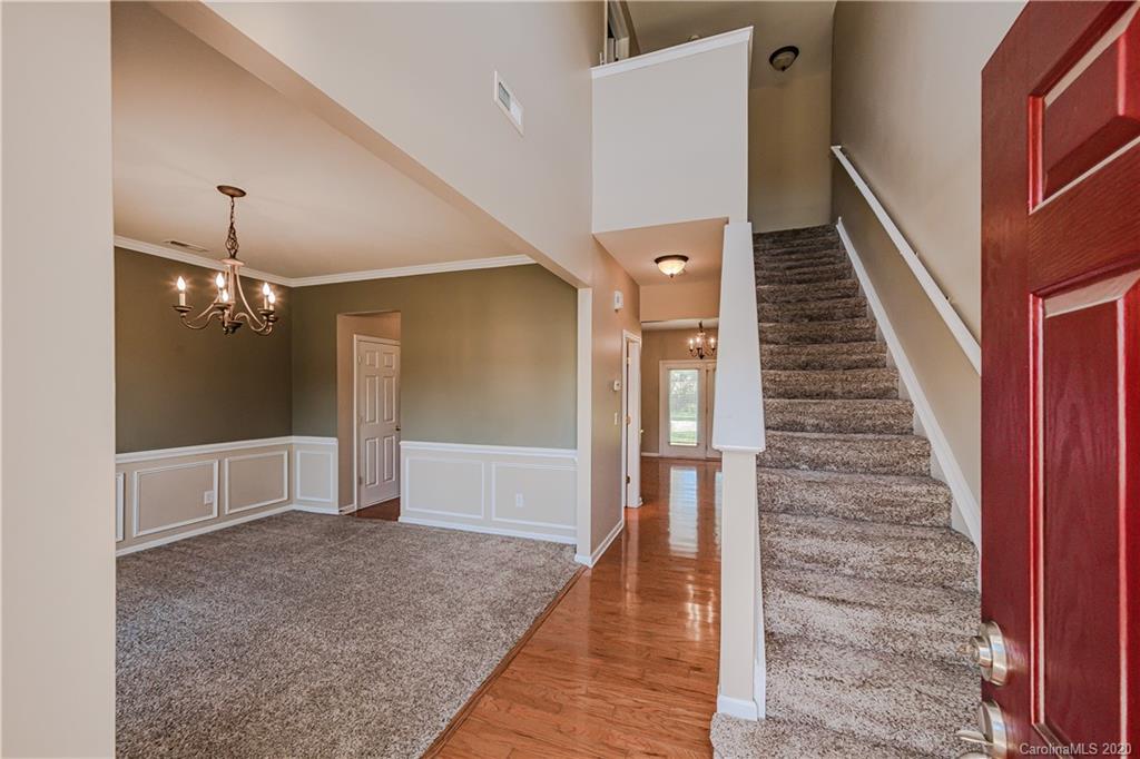 9720 Needlepoint Road Charlotte, NC 28215 - Photo 3 of 33 Gallery Image 3