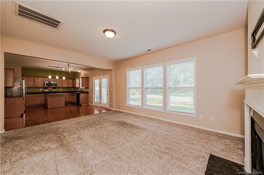 9720 Needlepoint Road Charlotte, NC 28215 - Photo 8 of 33 Gallery Image 8