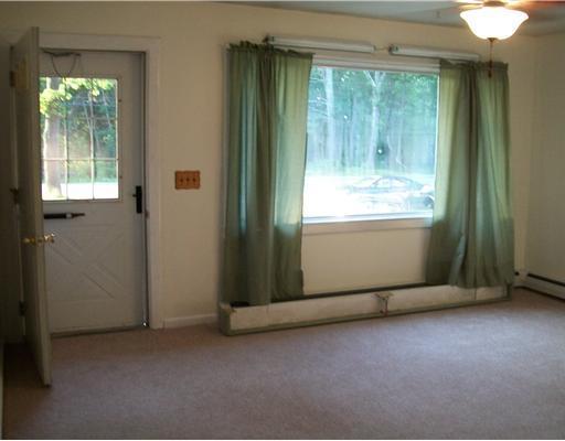 174 Old Bath Road Brunswick, ME 04011 - Photo 6 of 14 Living Room.