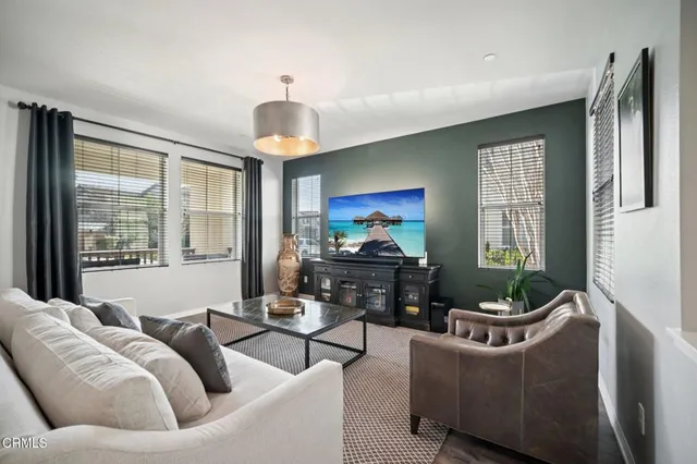 $780,000 | 3223 Lisbon Lane, Oxnard, CA 93036