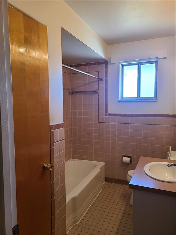 325 Catherine Street McKees Rocks, PA 15136 - Photo 15 of 24 Gallery Image 15