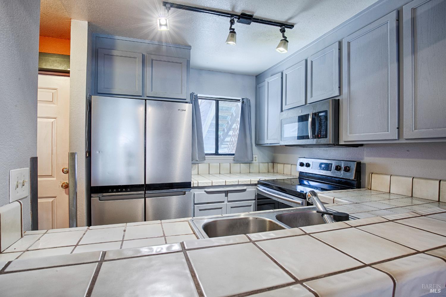 901 Russell Avenue, Unit 136 Santa Rosa, CA 95403 - Photo 11 of 34