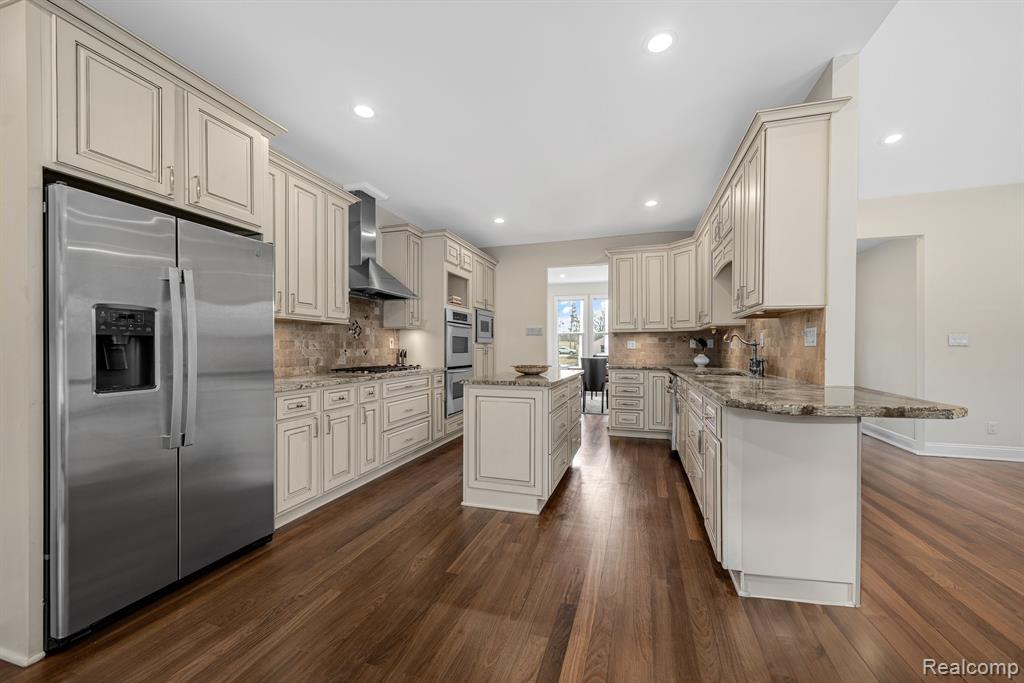 25977 Power Road Farmington, MI 48336 - Photo 8 of 35