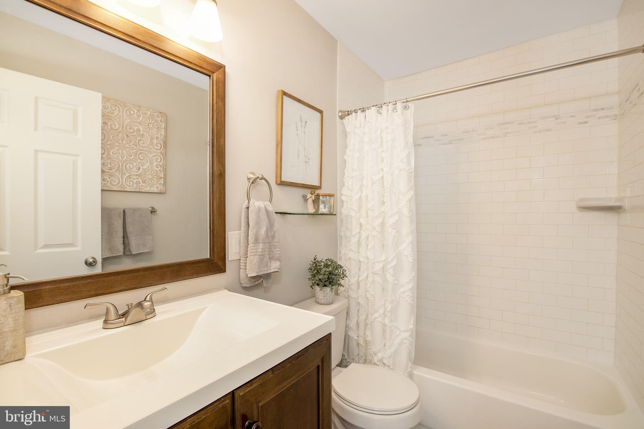 79 Orion Way Sewell, NJ 08080 - Photo 34 of 40 2nd Floor Updated Full Bathroom