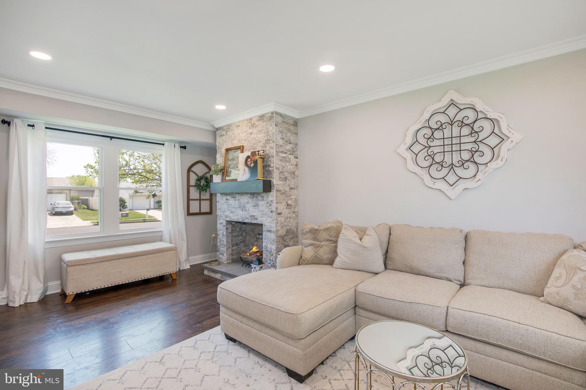 79 Orion Way Sewell, NJ 08080 - Photo 9 of 40 Living Room
