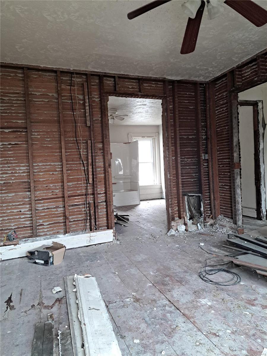 719 East 6th Street Alton, IL 62002 - Photo 9 of 19