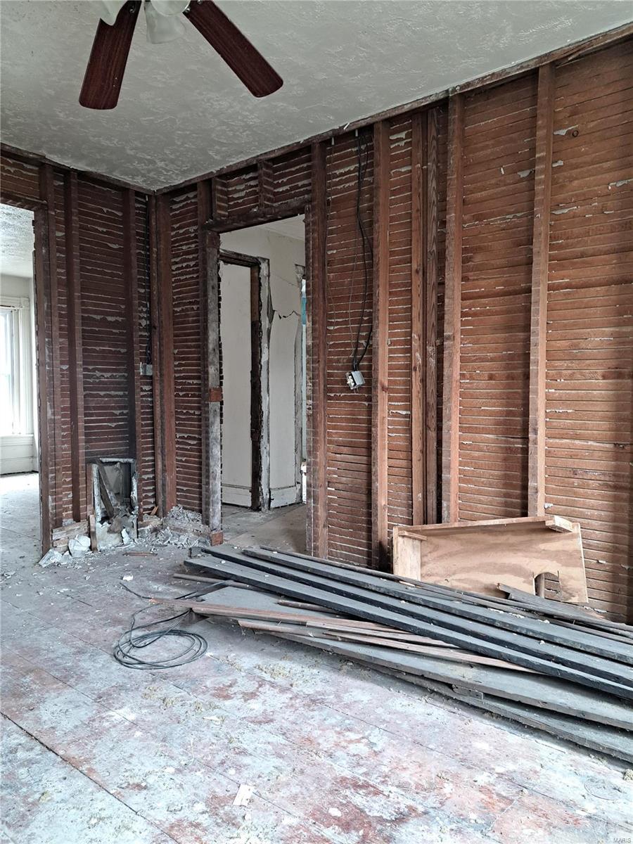 719 East 6th Street Alton, IL 62002 - Photo 10 of 19