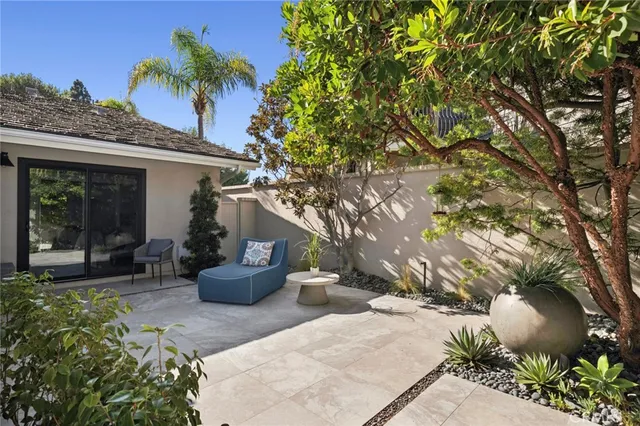 $3,125,000 | 3 Rue Cannes, Newport Beach, CA 92660