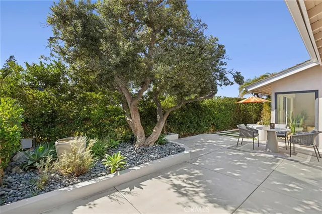 $3,125,000 | 3 Rue Cannes, Newport Beach, CA 92660