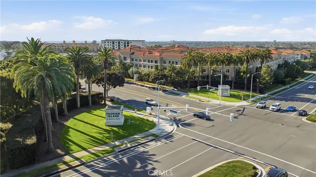 $3,125,000 | 3 Rue Cannes, Newport Beach, CA 92660