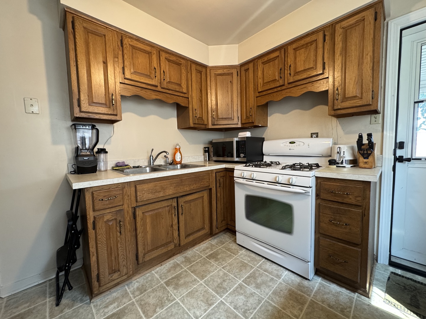 106 163rd Street Calumet City, IL 60409 - Photo 7 of 27