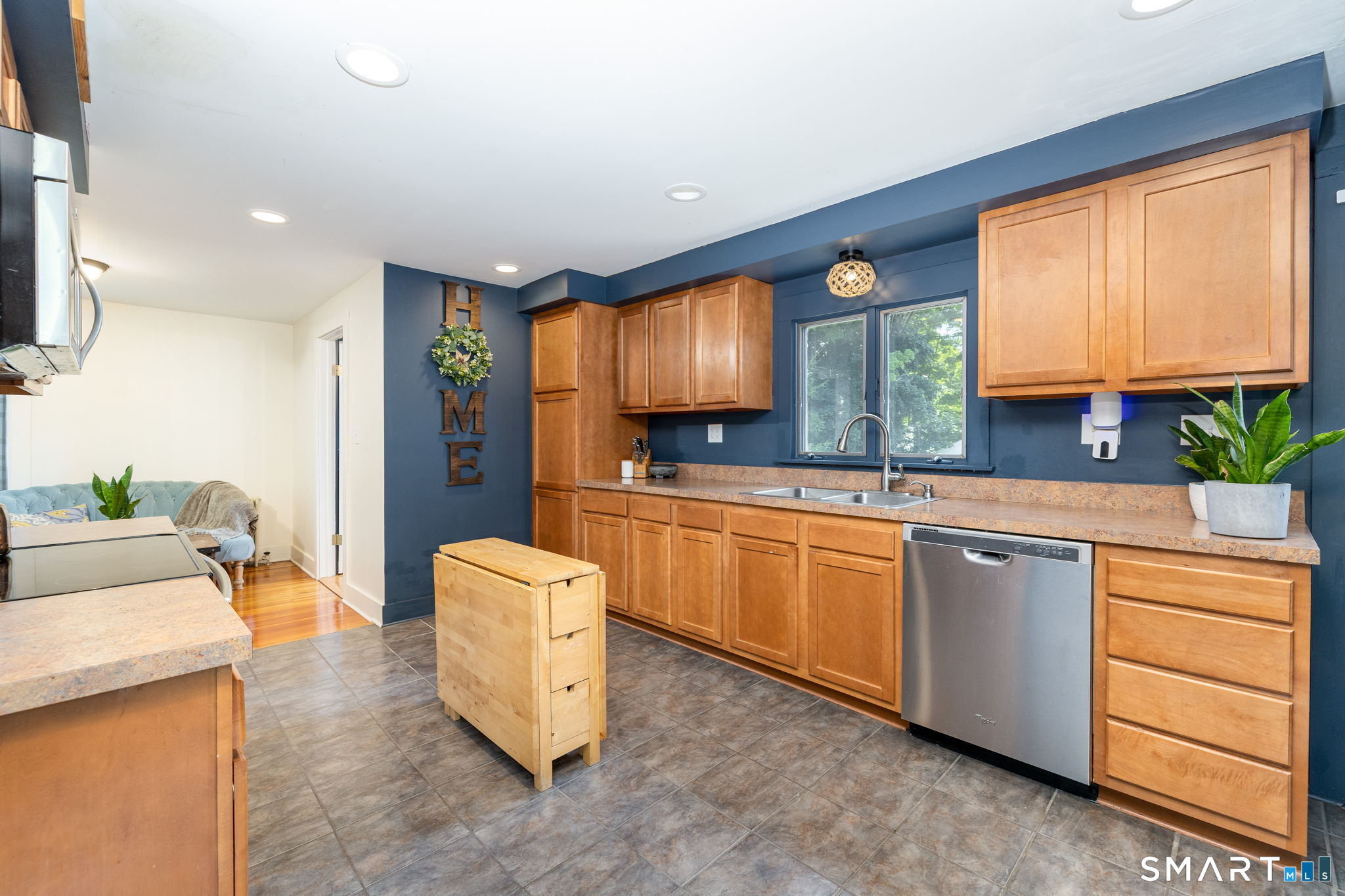 12 Woolson Street Watertown, CT 06795 - Photo 10 of 40