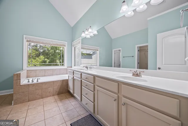 $969,000 | 425 Wyndward Point Drive, Hartwell, GA 30643