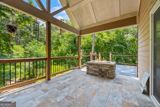 $969,000 | 425 Wyndward Point Drive, Hartwell, GA 30643