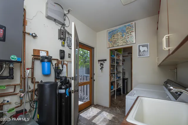 $875,000 | 770 Grisby Road, Skull Valley, AZ 86338