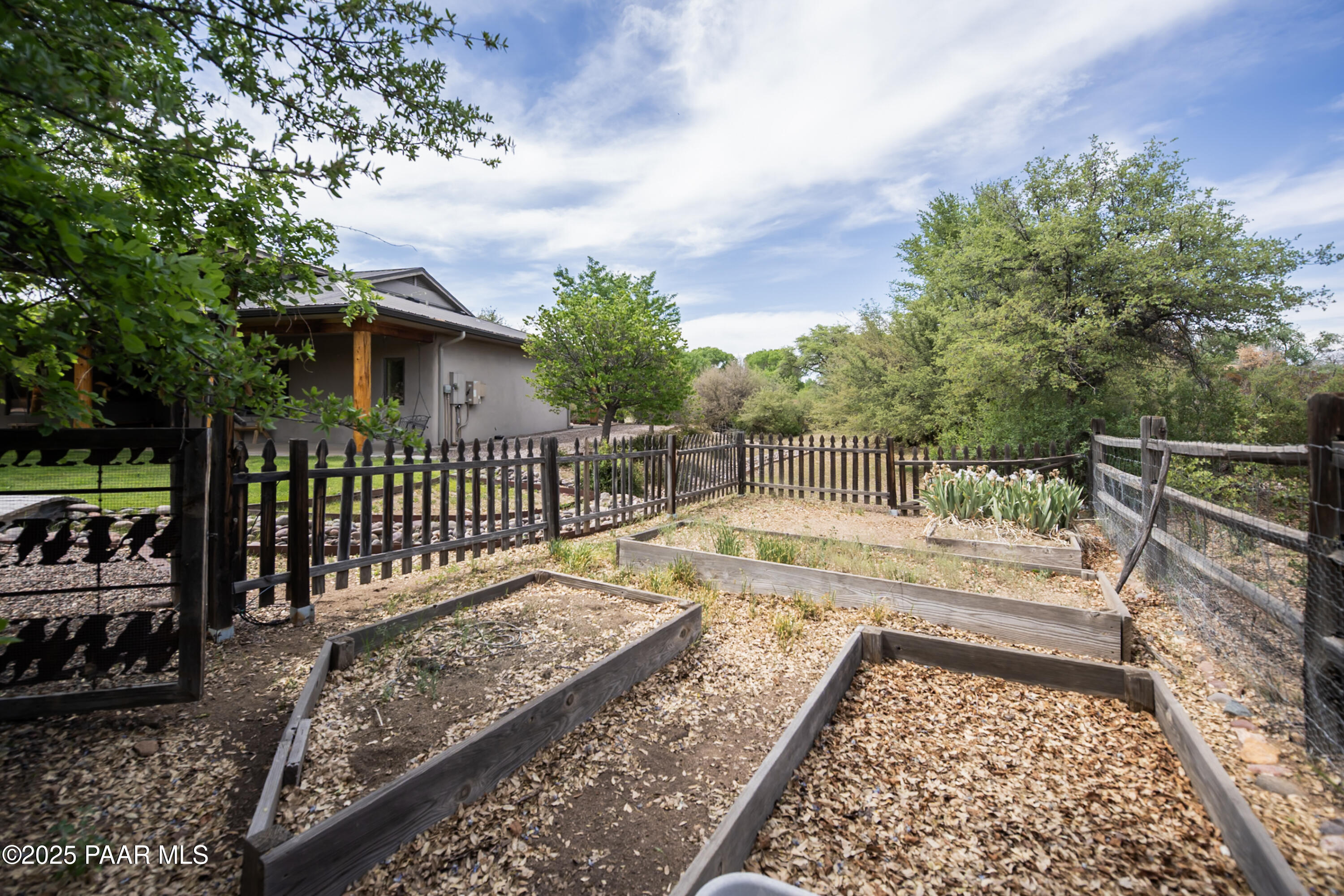 770 Grisby Road Skull Valley, AZ 86338 - Photo 51 of 58 15 Garden
