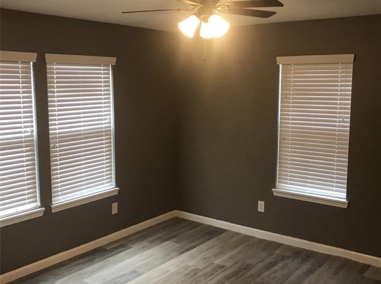 2515 Jackson La Marque, TX 77568 - Photo 10 of 19 a view of an empty room with a window
