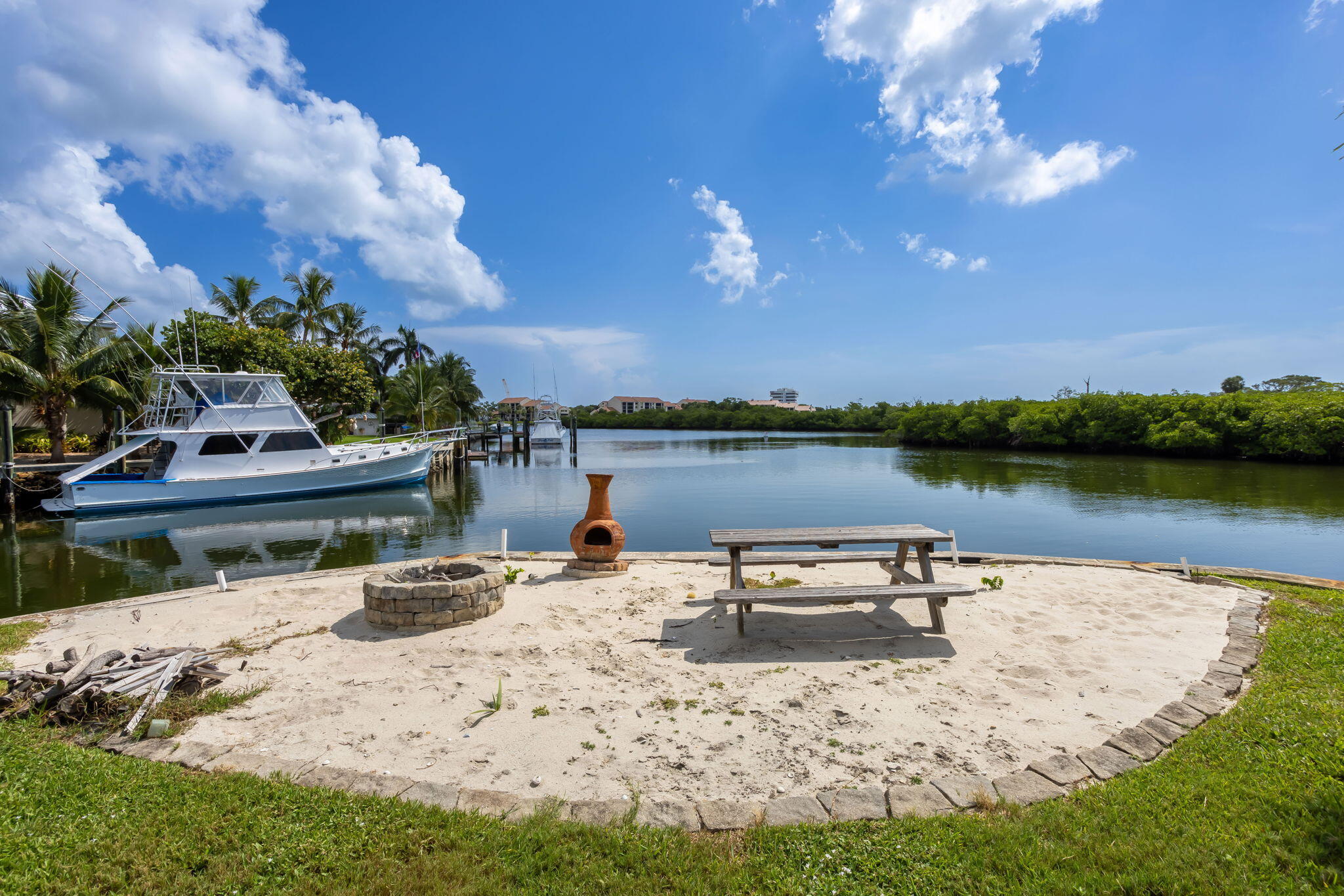 207 Body Court Jupiter, FL 33477 - Photo 11 of 37 15-web-or-mls-0E2A8639-HDR