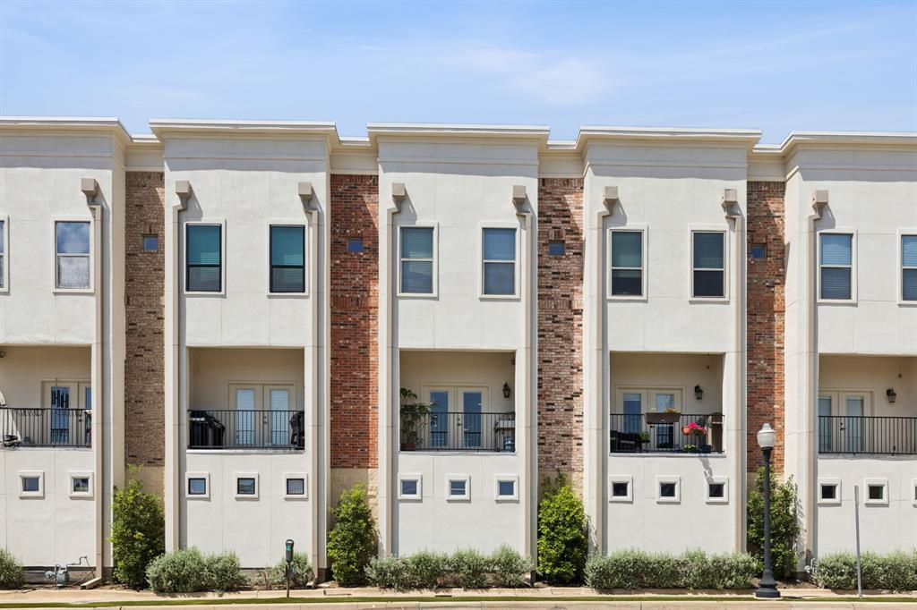 722 East 1st Street Fort Worth, TX 76102 - Photo 25 of 25 Everything you could want in a townhome!
