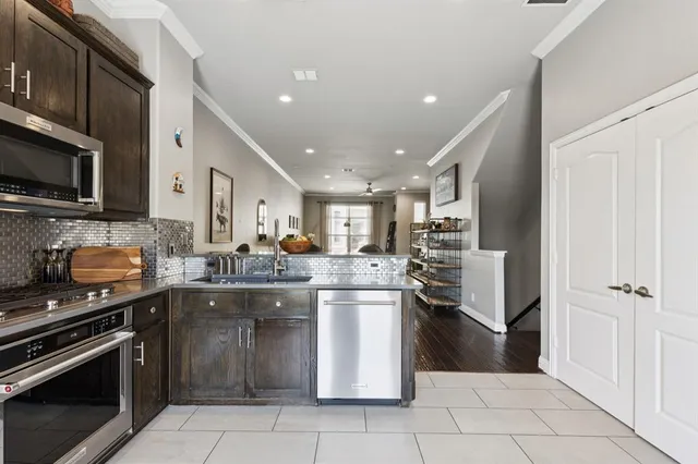 $435,000 | 722 East 1st Street, Fort Worth, TX 76102