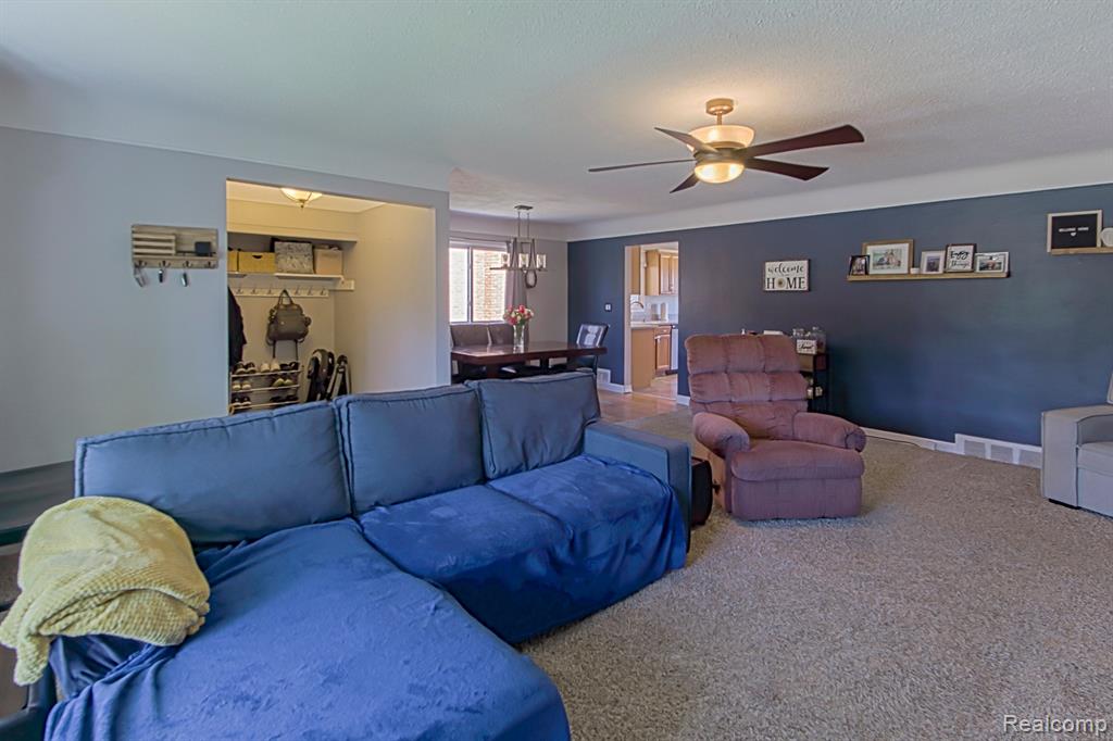 18207 Winsome Road Fraser, MI 48026 - Photo 6 of 28
