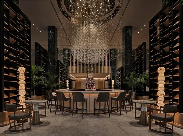 $6,900,000 | 2 Canal Street, Unit 3103, New Orleans, LA 70130