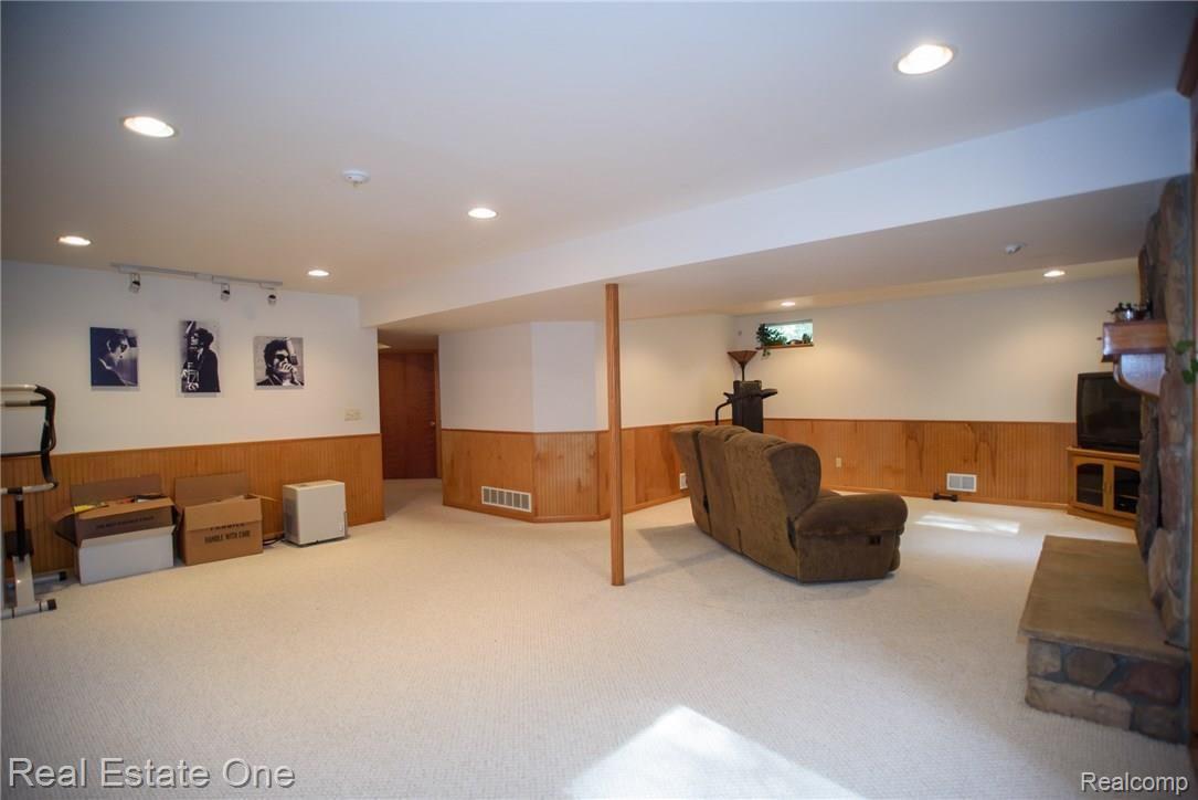 2130 Chase Lake Road Howell, MI 48855 - Photo 26 of 31 DSP_1199.jpg