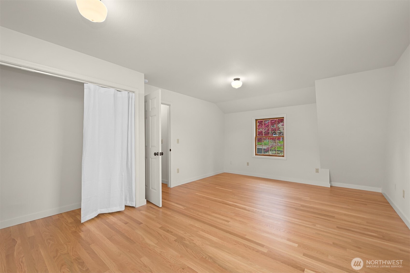 2814 40th Street Bellingham, WA 98229 - Photo 26 of 39 a view of an empty room