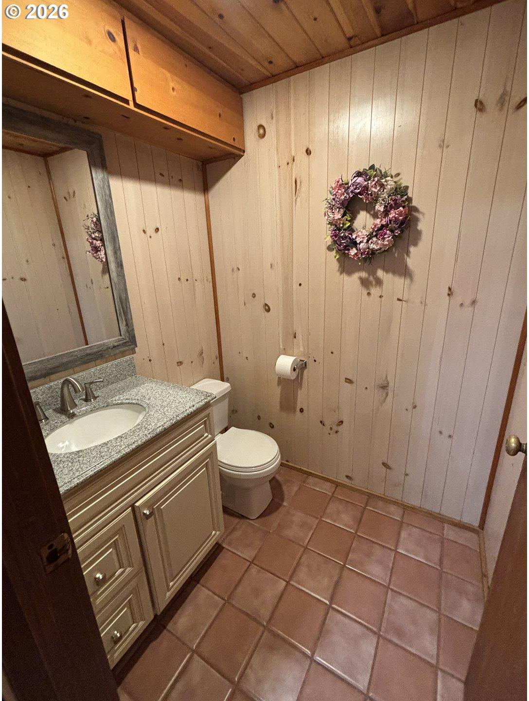 96476 North Bank Rogue River Road Gold Beach, OR 97444 - Photo 14 of 28 Pantry