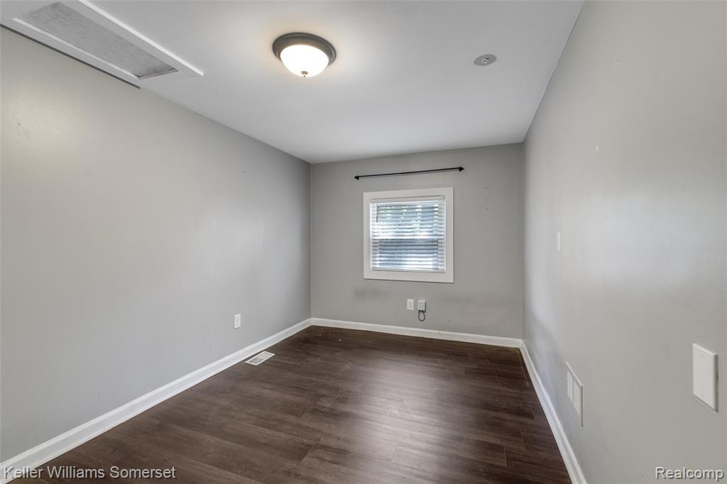 155 Dickenson Street Romeo, MI 48065 - Photo 11 of 26 Gallery Image 11