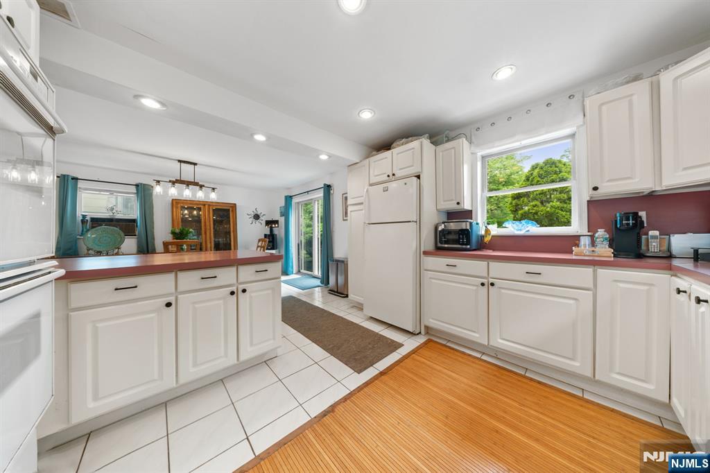 132 Spring Street Leonia, NJ 07605 - Photo 28 of 47