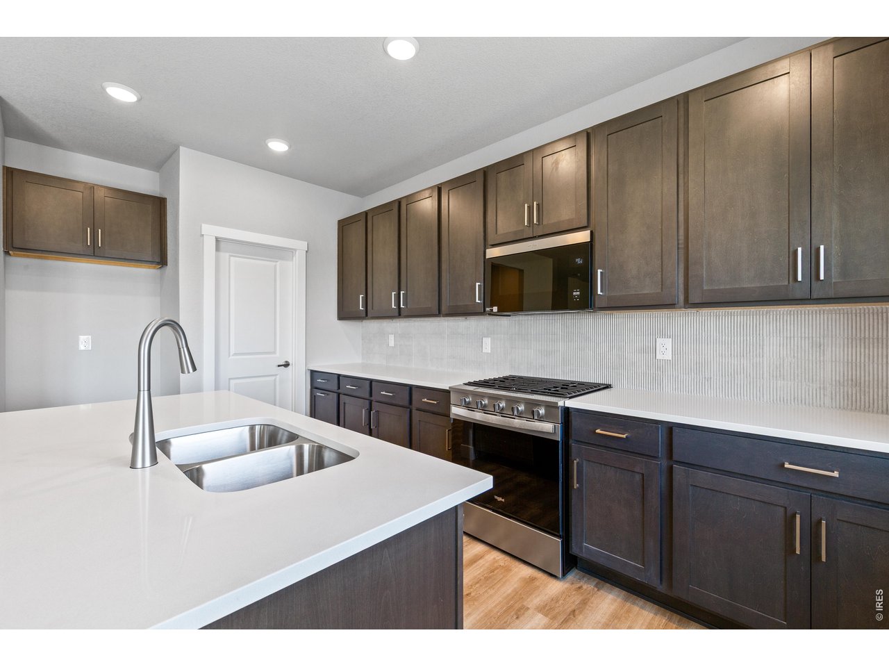 713 Muturu Road Johnstown, CO 80534 - Photo 4 of 21