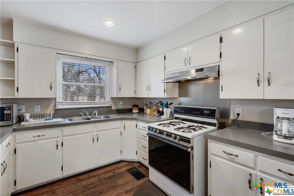 1902 South 9th Street Temple, TX 76504 - Photo 7 of 26