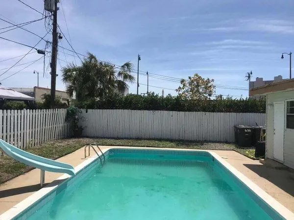 $3,200 | 611 53rd Street, West Palm Beach, FL 33407