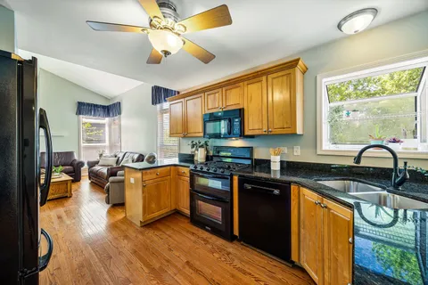 $425,000 | 448 Sierra Place, Gurnee, IL 60031