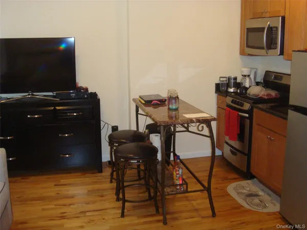$1,750 | 122 Main Street, Unit 302, Nyack, NY 10960