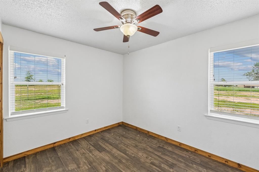 2762 West Highway 199 Springtown, TX 76082 - Photo 22 of 33 Secondary bedroom