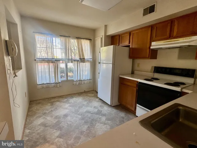 $220,000 | 10 Sandstone Court, Annapolis, MD 21403