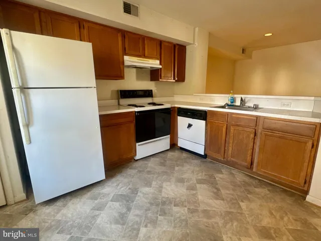 $220,000 | 10 Sandstone Court, Annapolis, MD 21403