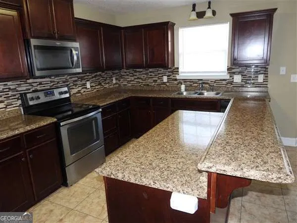 $2,200 | 146 Grandview Drive, Hinesville, GA 31313