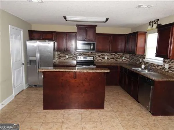 $2,200 | 146 Grandview Drive, Hinesville, GA 31313