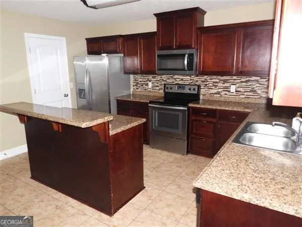 $2,200 | 146 Grandview Drive, Hinesville, GA 31313