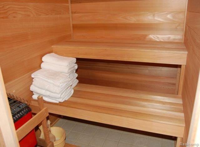 890 Lake Shore Road Grosse Pointe, MI 48236 - Photo 21 of 25 Sauna