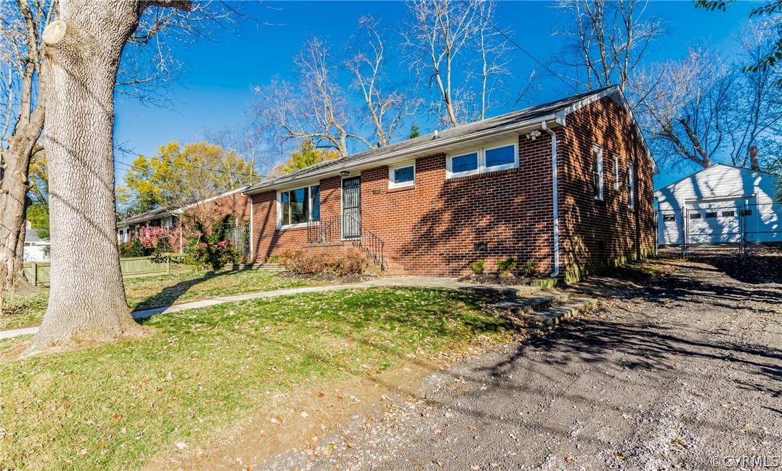 608 Fairlie Road Colonial Heights, VA 23834 - Photo 4 of 50 Gallery Image 4