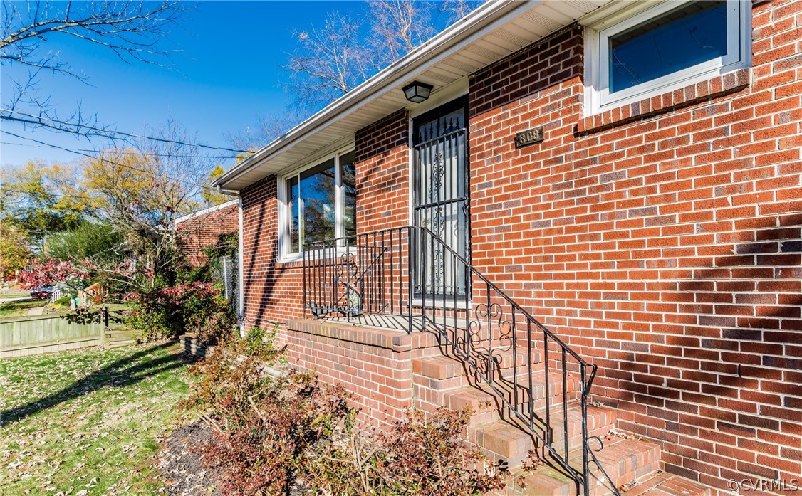 608 Fairlie Road Colonial Heights, VA 23834 - Photo 8 of 50 Gallery Image 8
