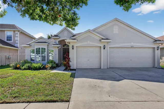 $374,900 | 6721 Sparkling Way, Wesley Chapel, FL 33545